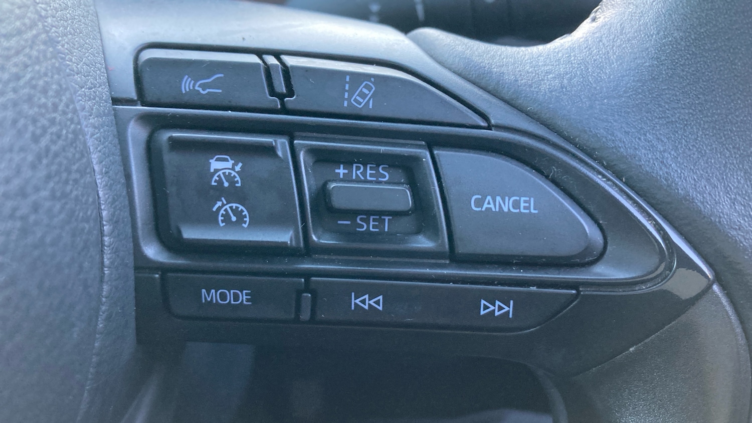 Used Toyota Yaris Cross 2023 for sale - 76796807: Photo 39