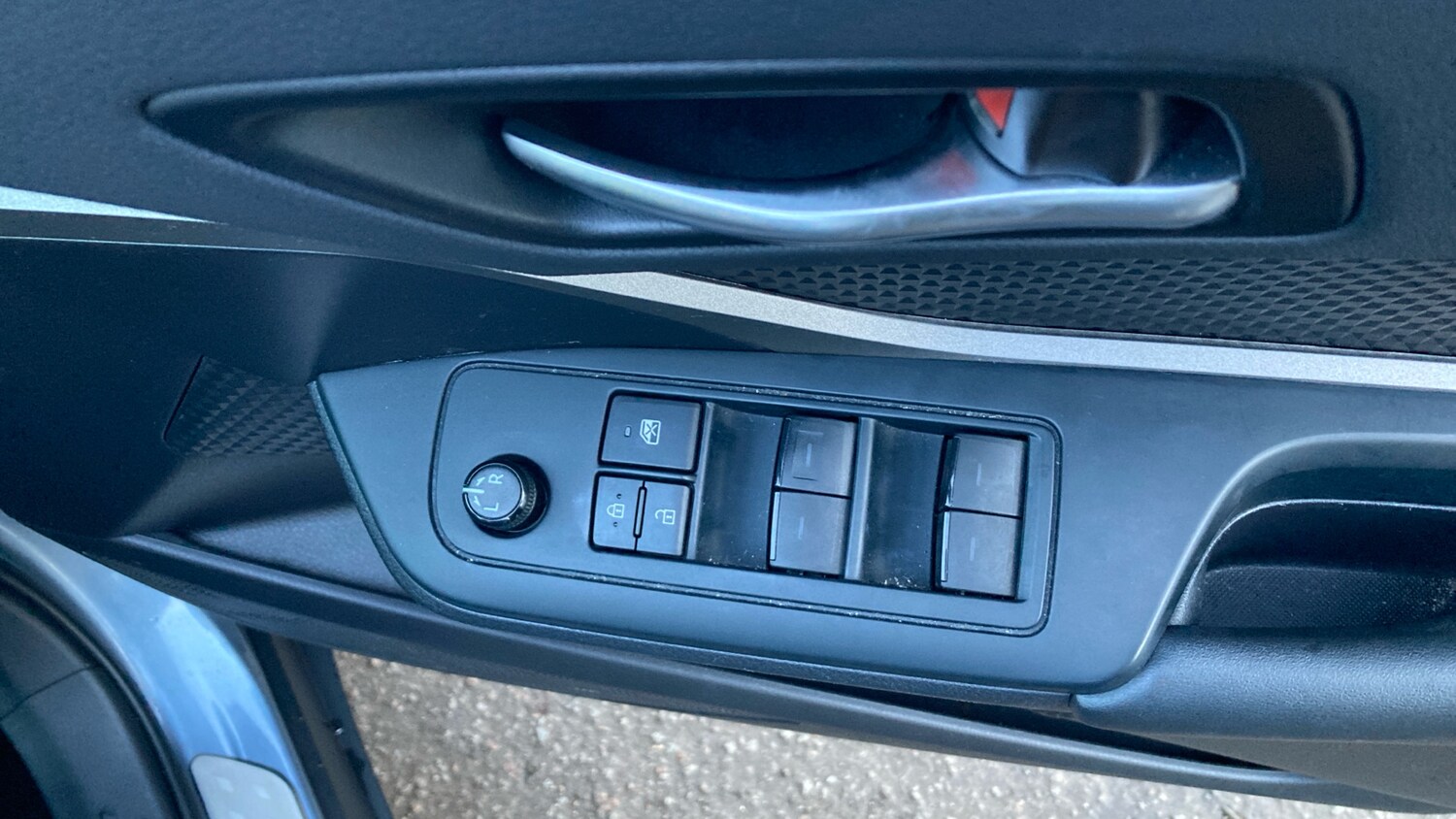 Used Toyota C-HR 2022 for sale - 77196356: Photo 32