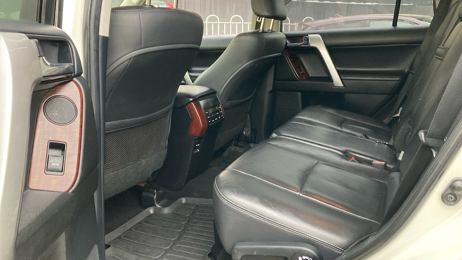 Used Toyota Land Cruiser 2015 for sale - 76602230: Photo 13