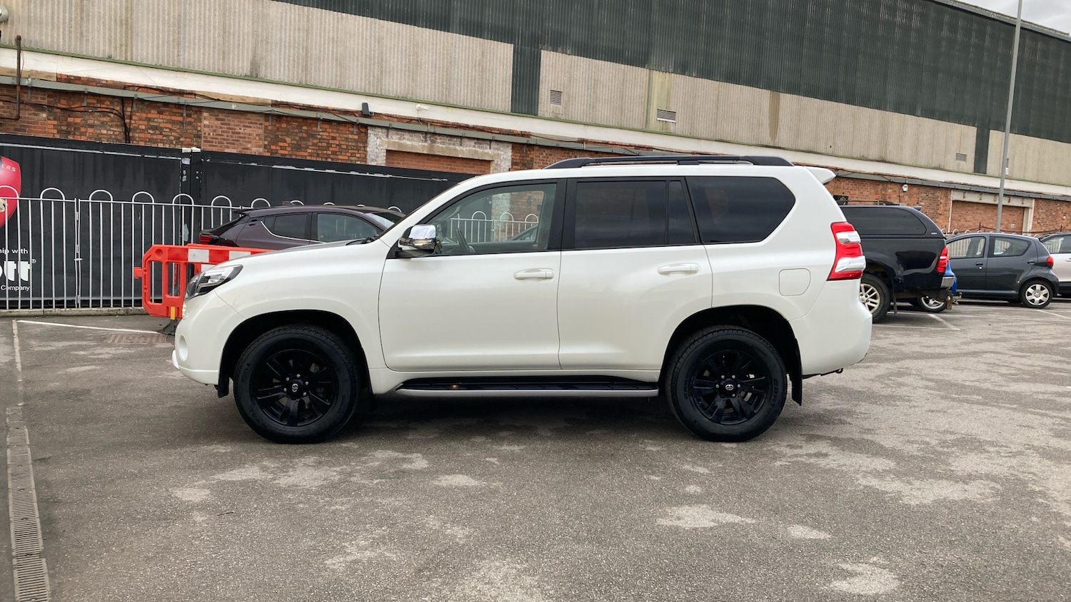 Used Toyota Land Cruiser 2015 for sale - 76602230: Photo 17