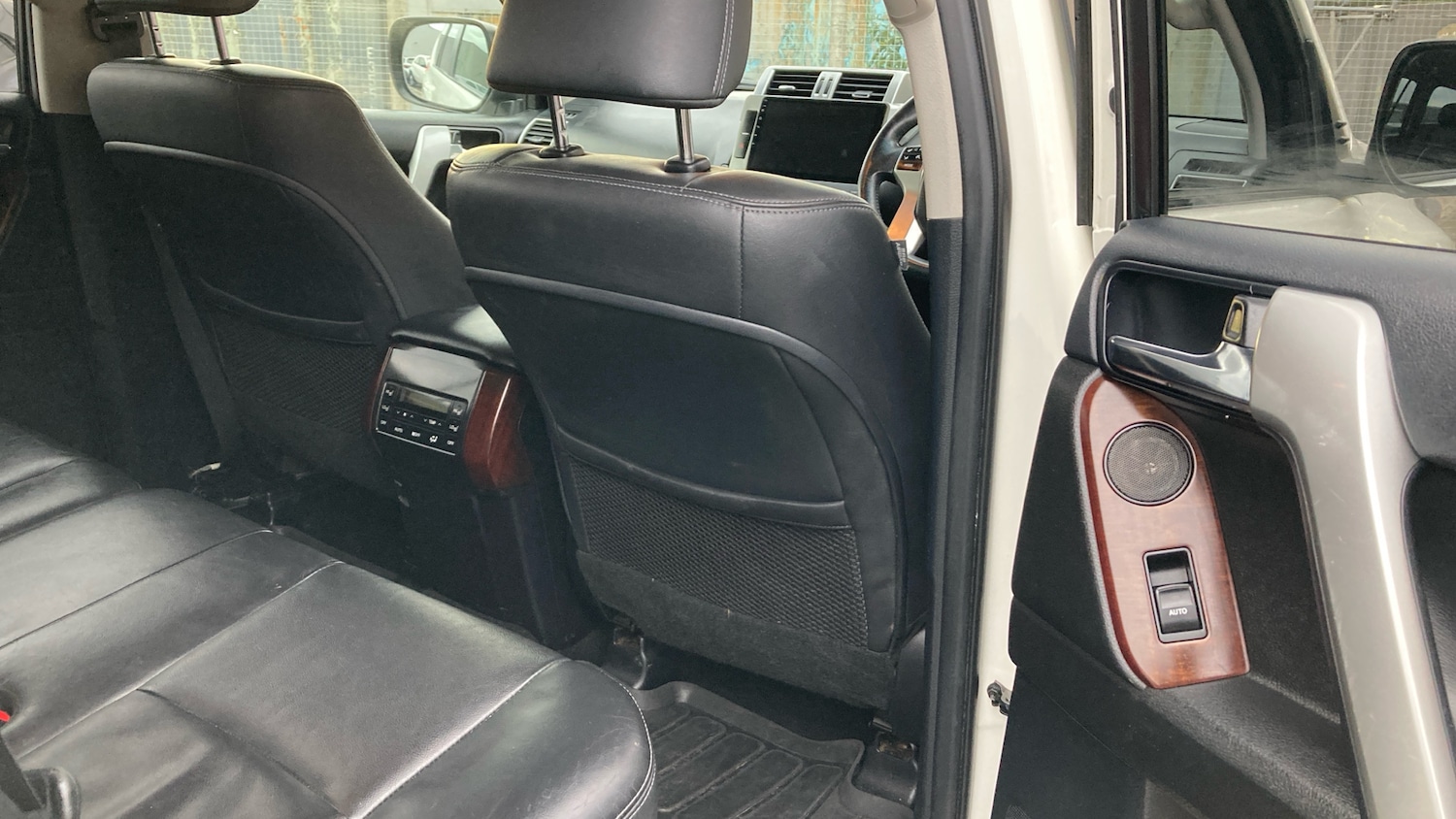 Used Toyota Land Cruiser 2015 for sale - 76602230: Photo 31