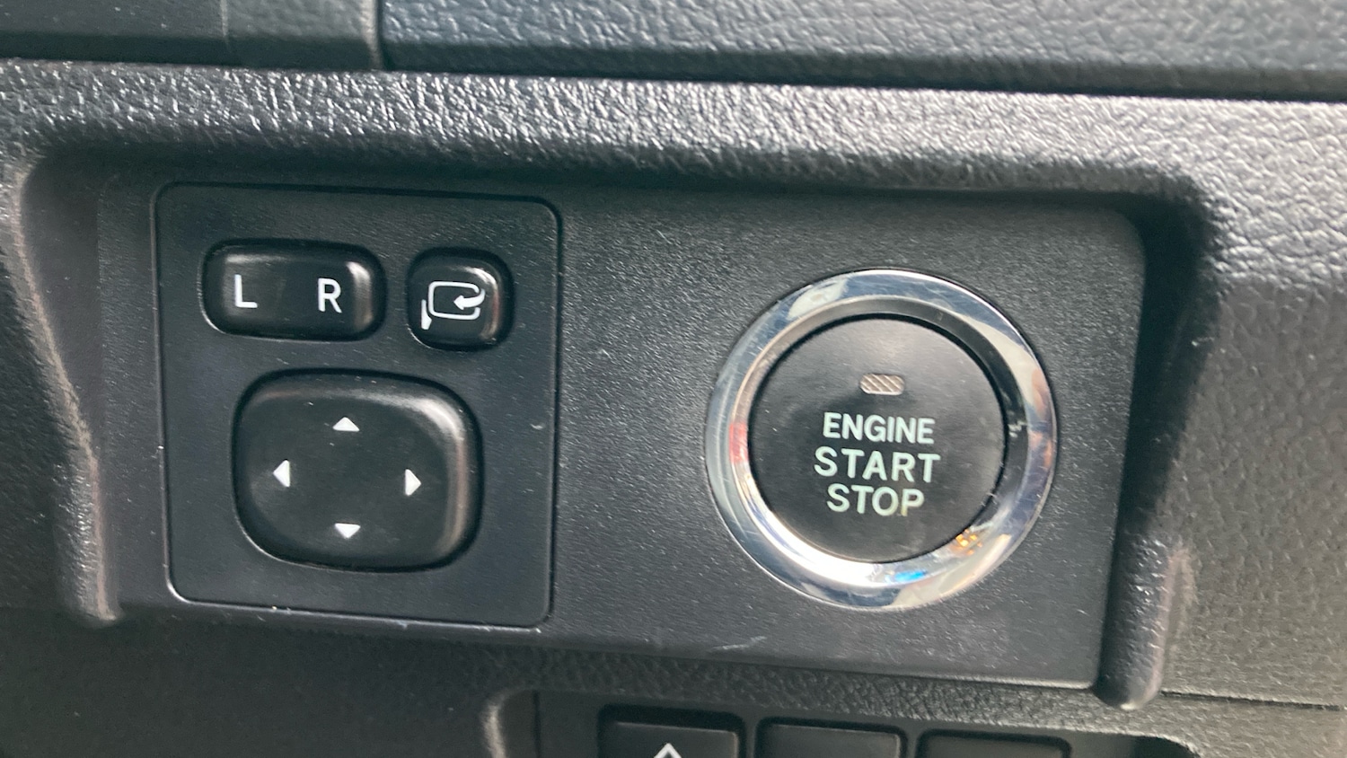 Used Toyota Land Cruiser 2015 for sale - 76602230: Photo 35