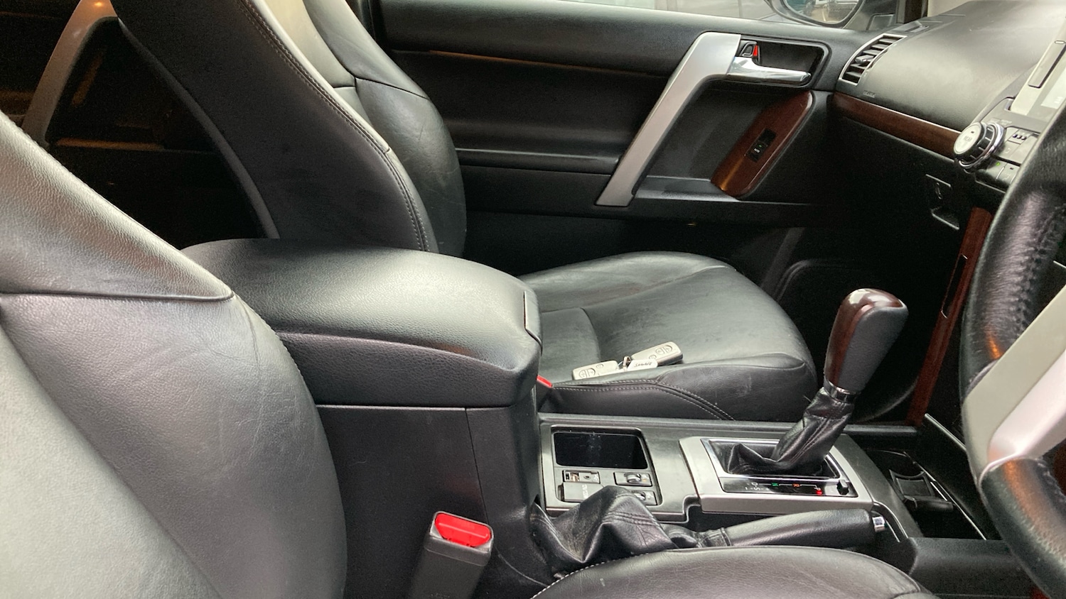 Used Toyota Land Cruiser 2015 for sale - 76602230: Photo 36