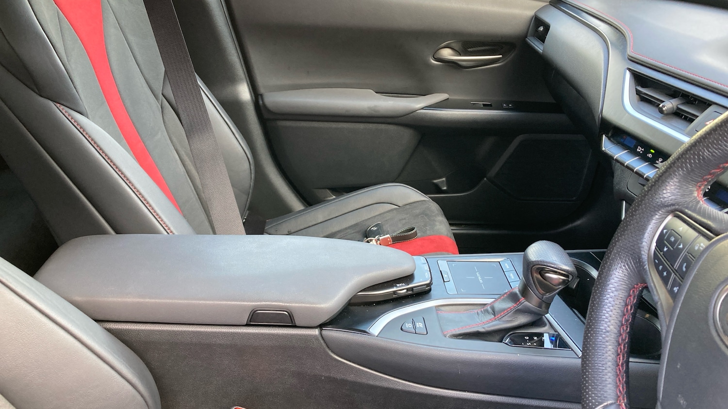 Used Lexus UX 2019 for sale - 77248573: Photo 41