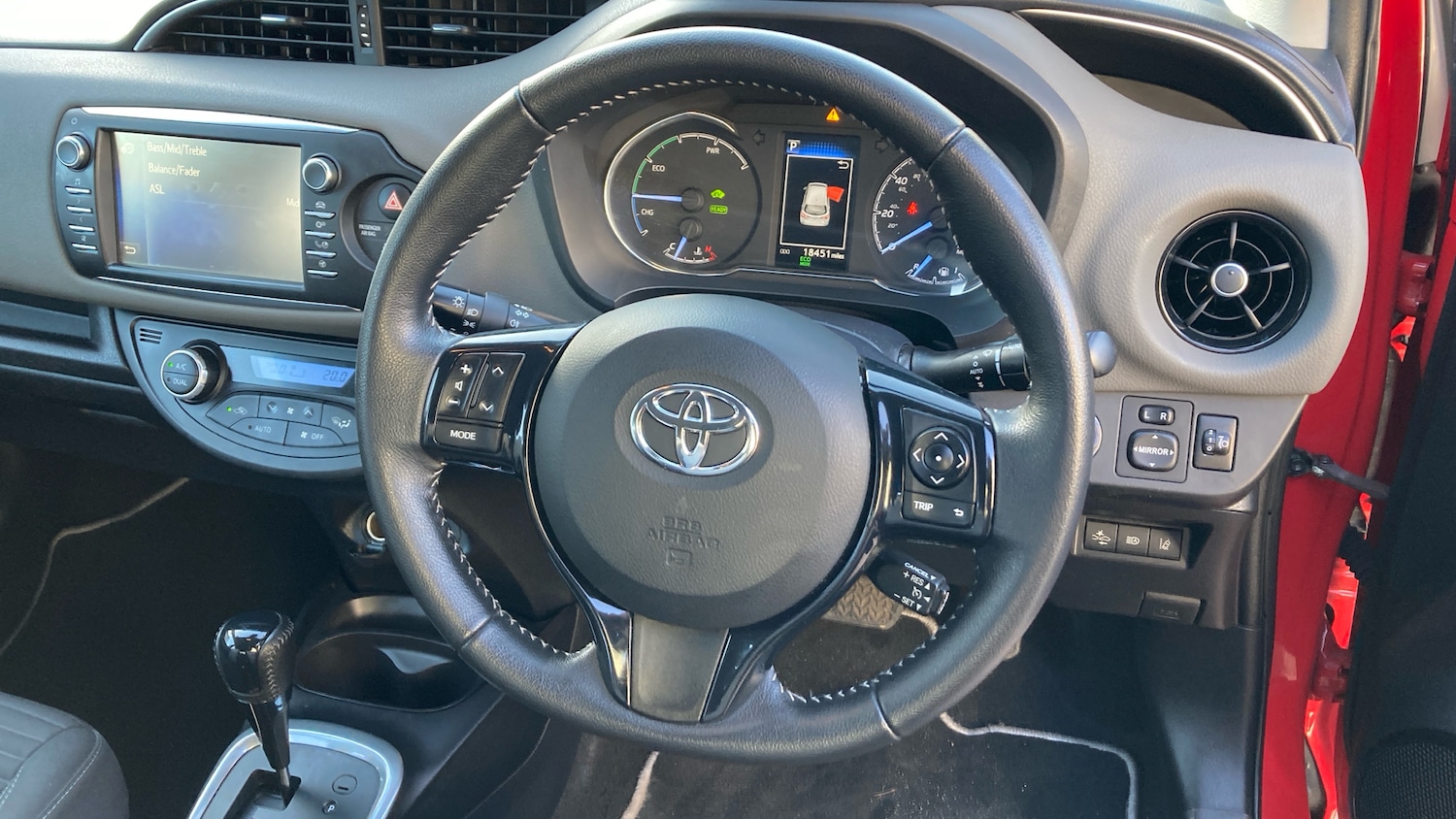 Used Toyota Yaris 2019 for sale - 77990499: Photo 8