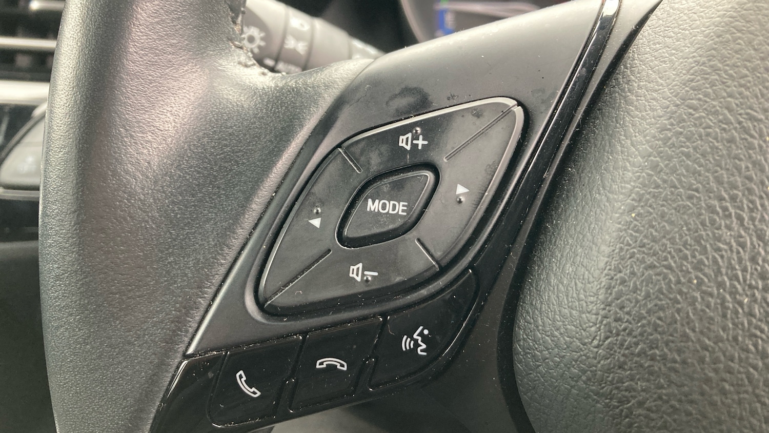 Used Toyota C-HR 2023 for sale - 78064333: Photo 30