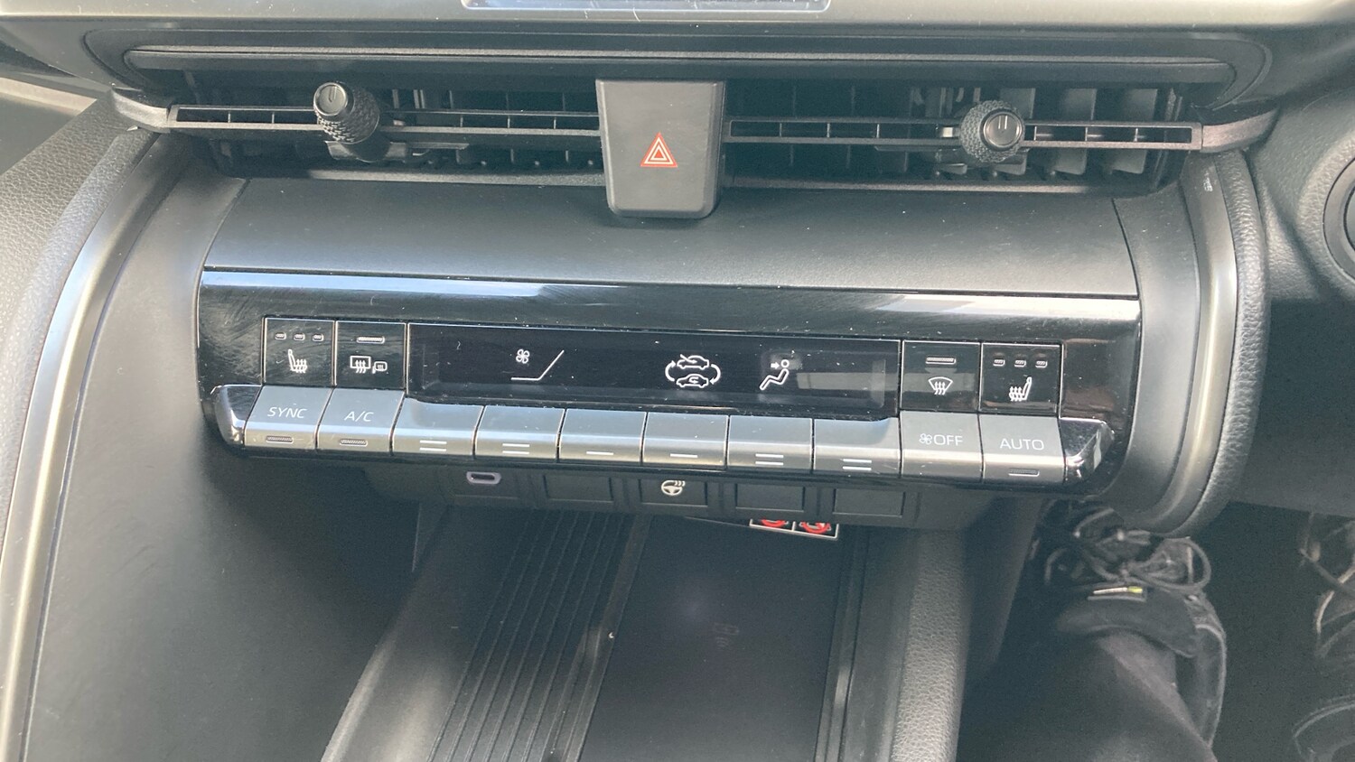 Used Toyota C-HR 2024 for sale - 77095652: Photo 33