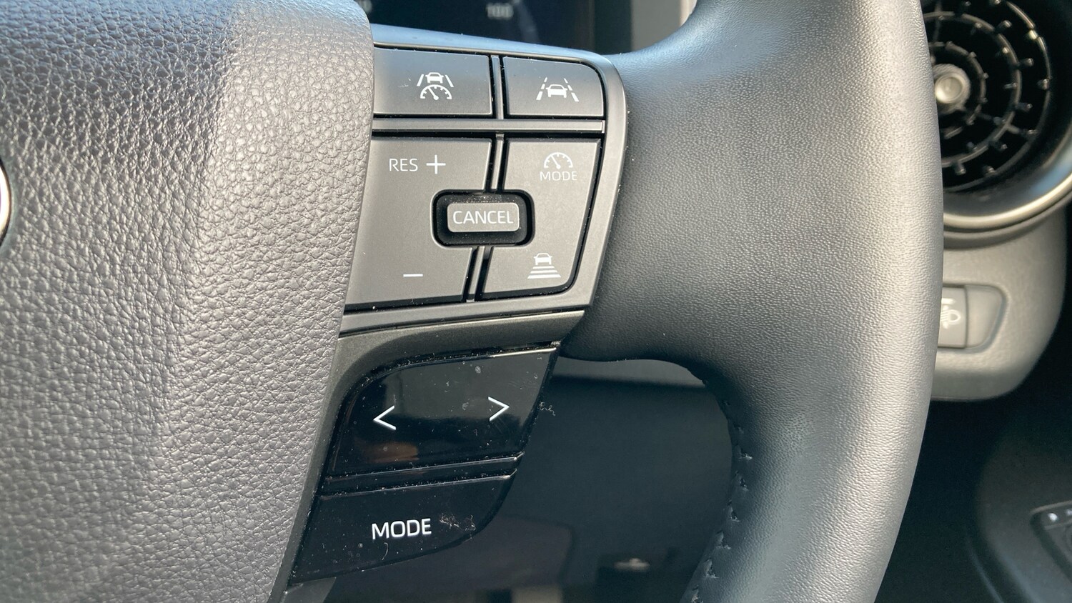 Used Toyota C-HR 2024 for sale - 77095652: Photo 36