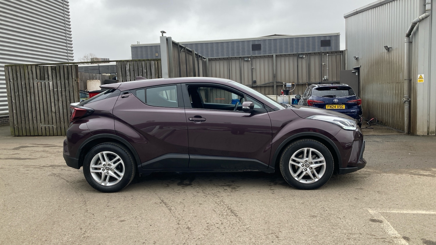 Used Toyota C-HR 2023 for sale - 77812862: Photo 16