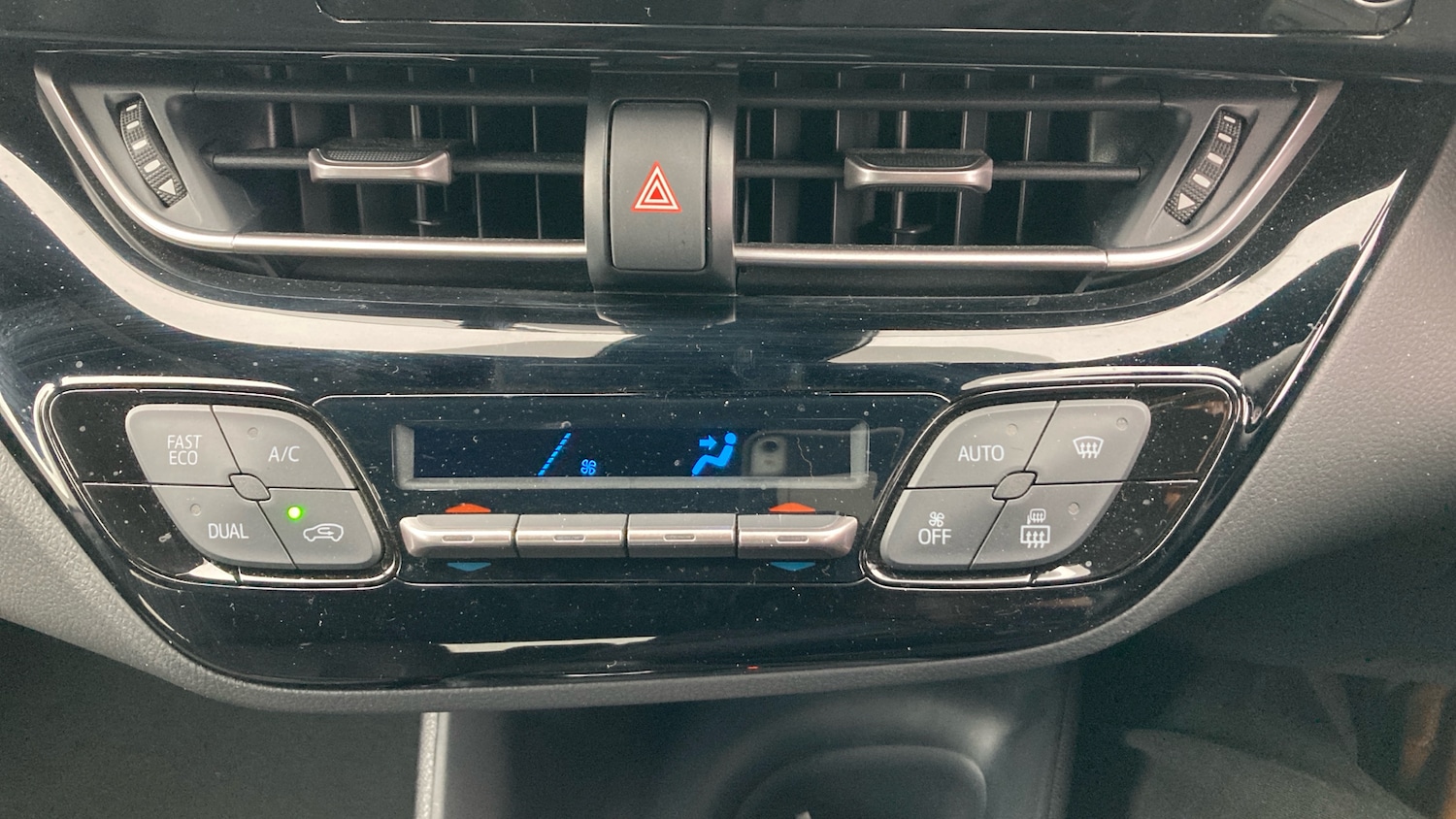 Used Toyota C-HR 2023 for sale - 77812862: Photo 33