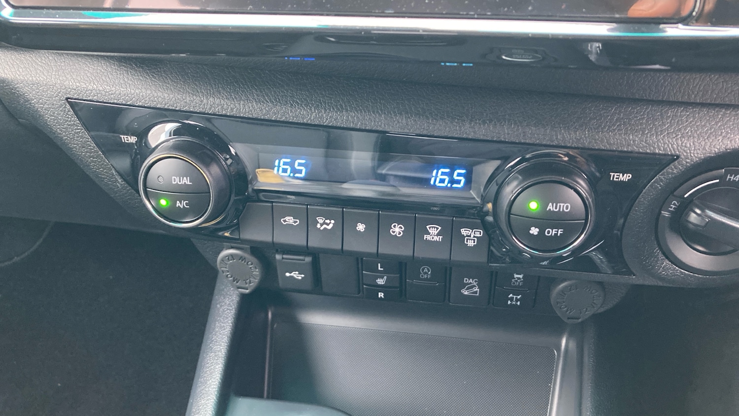 Used Toyota Hilux 2025 for sale - 78190915: Photo 33