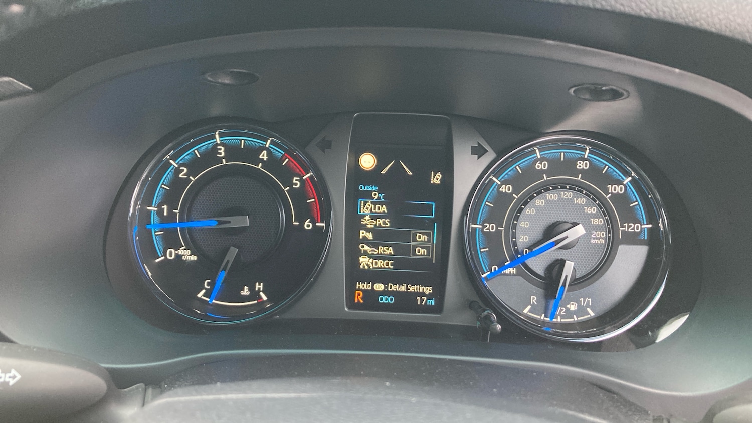 Used Toyota Hilux 2025 for sale - 78190915: Photo 9