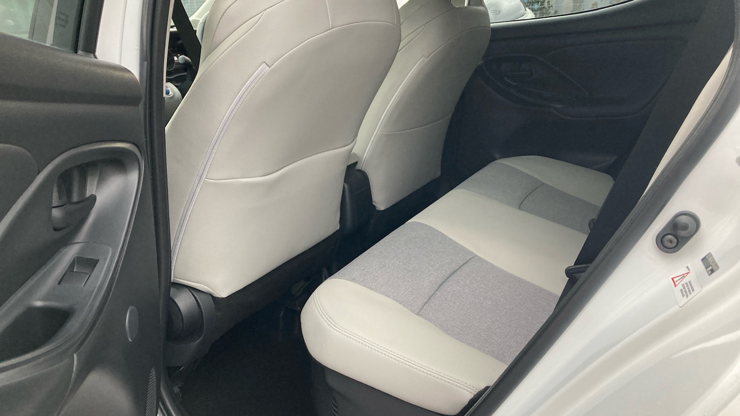 Used Toyota Yaris 2022 for sale - 76427759: Photo 13