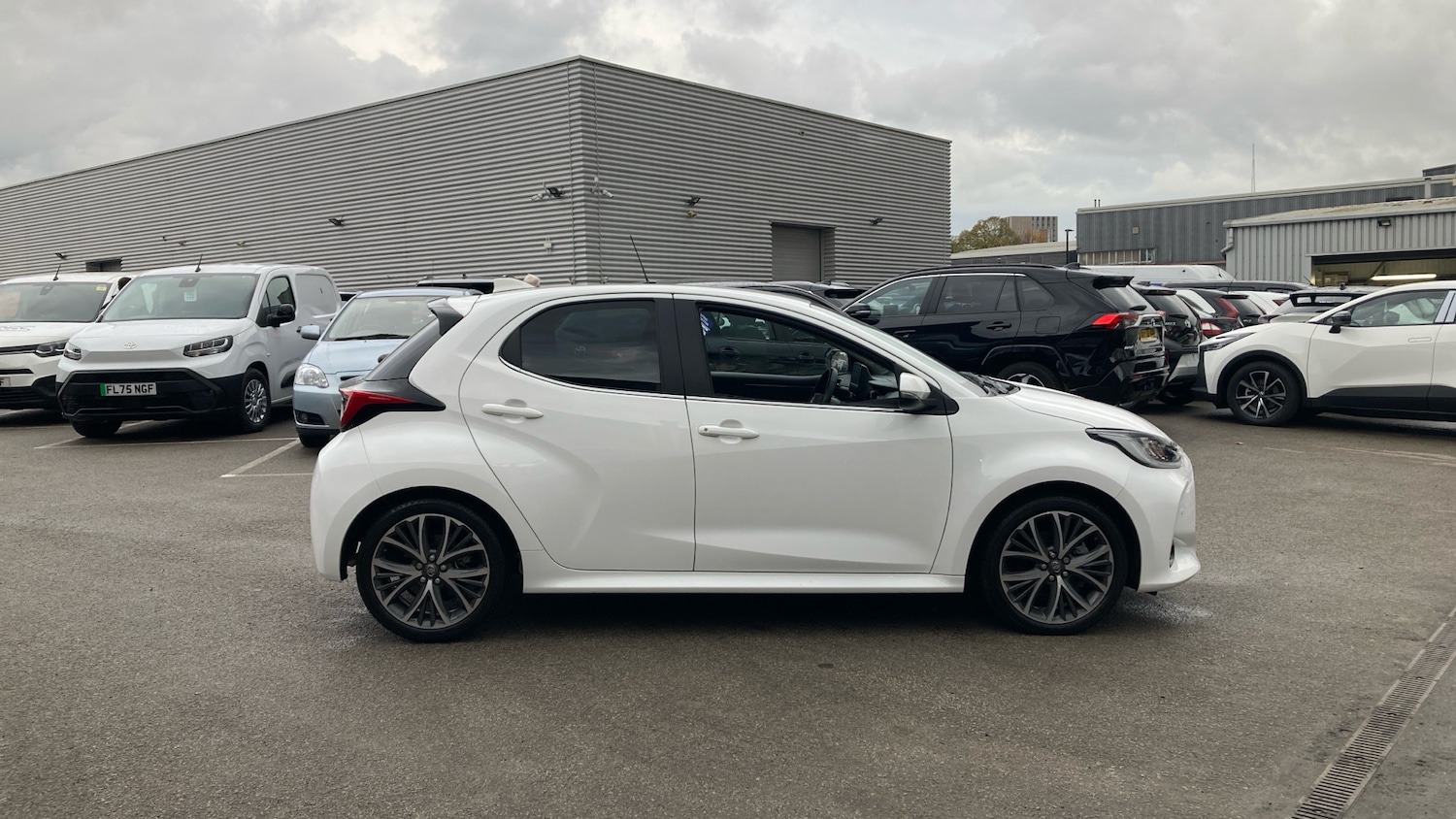 Used Toyota Yaris 2022 for sale - 76427759: Photo 16