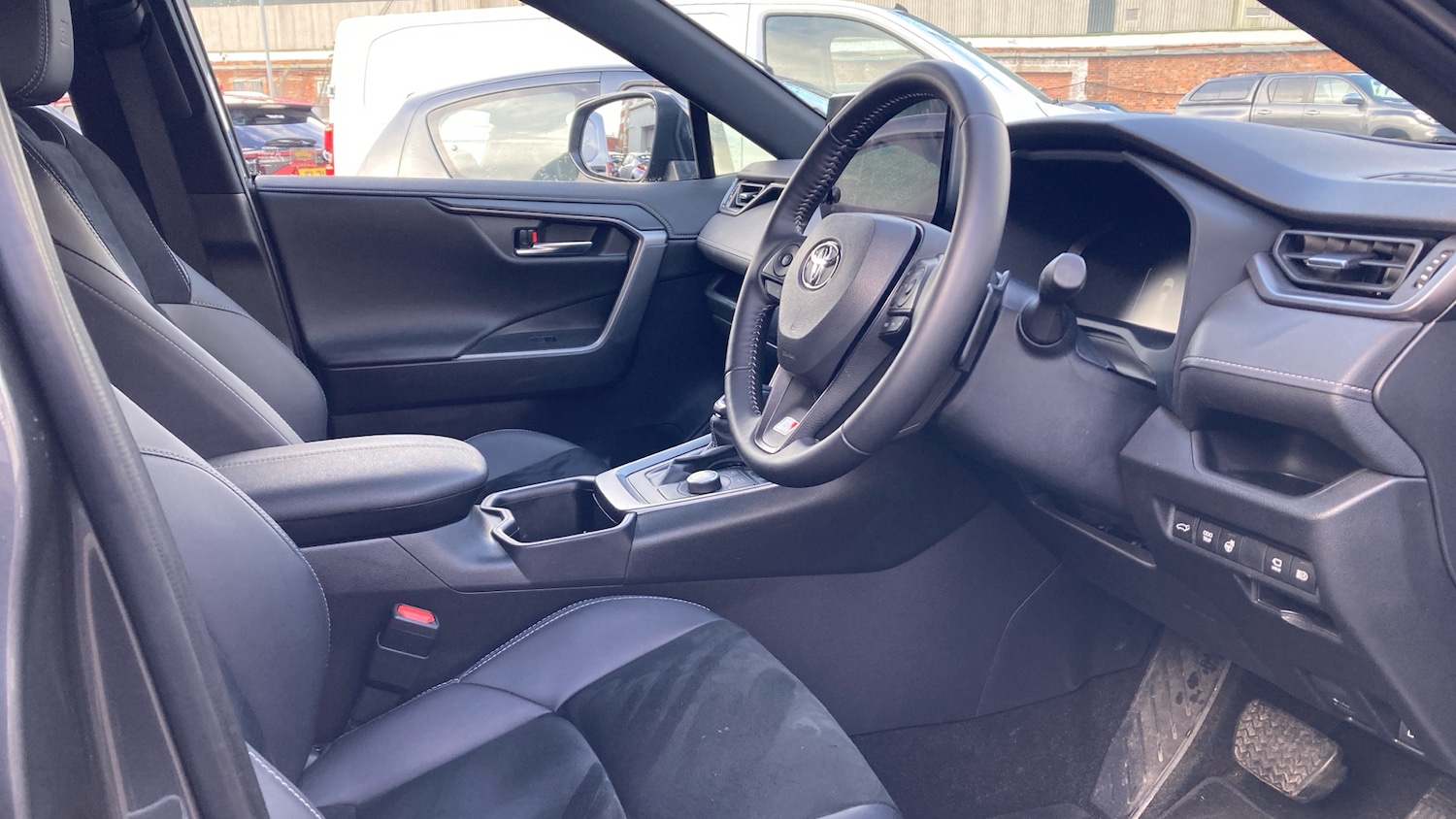 Used Toyota RAV4 2025 for sale - 78092620: Photo 11