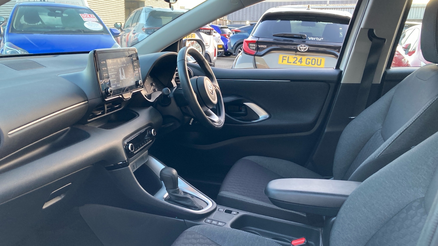 Used Toyota Yaris 2022 for sale - 76948840: Photo 10