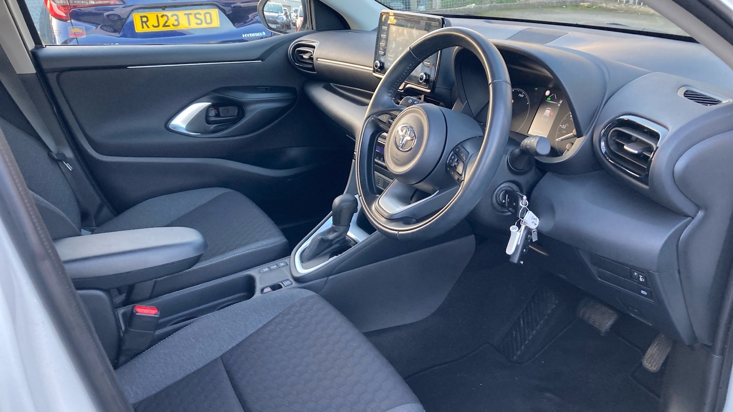 Used Toyota Yaris 2022 for sale - 76948840: Photo 11