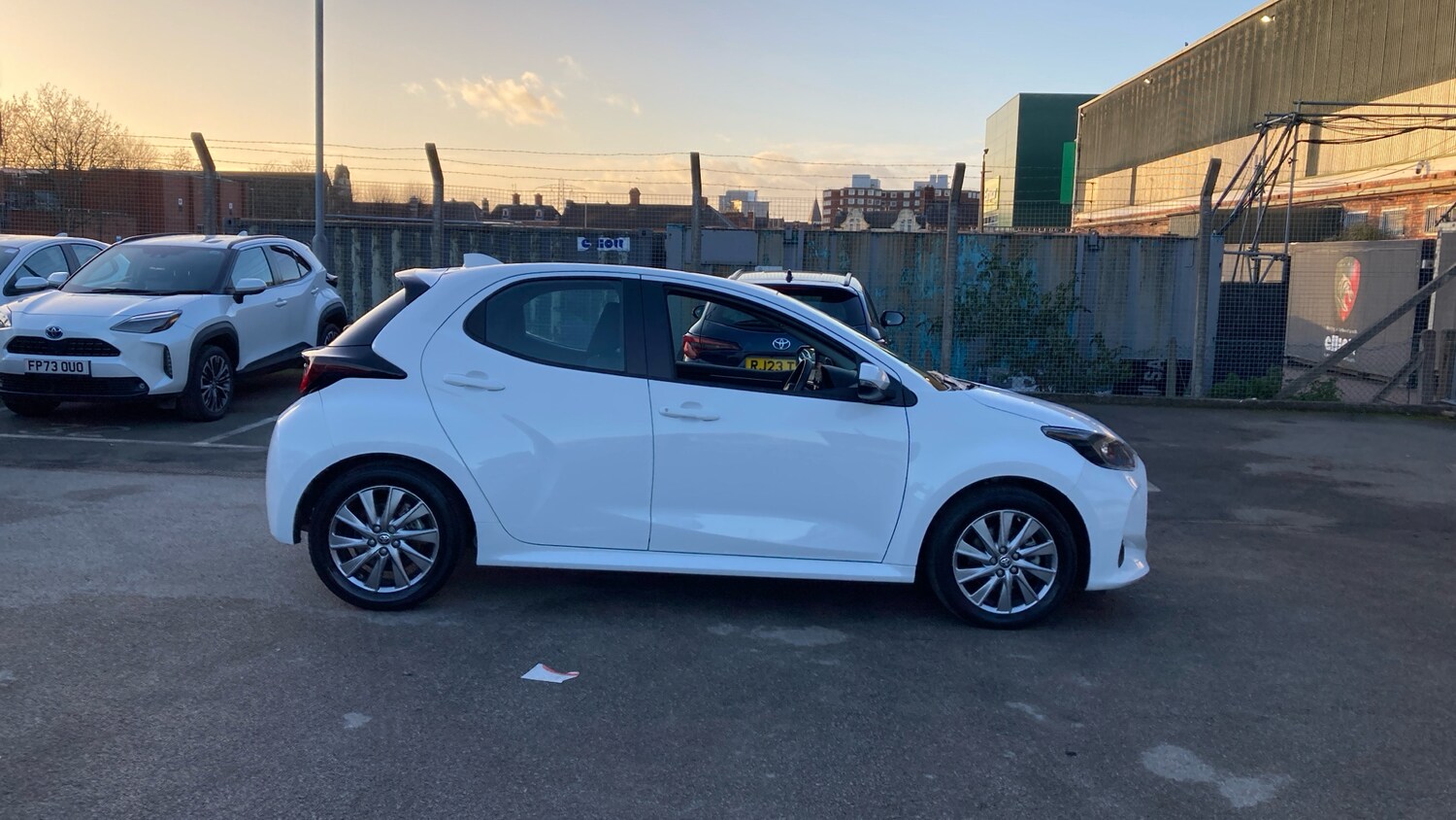 Used Toyota Yaris 2022 for sale - 76948840: Photo 16