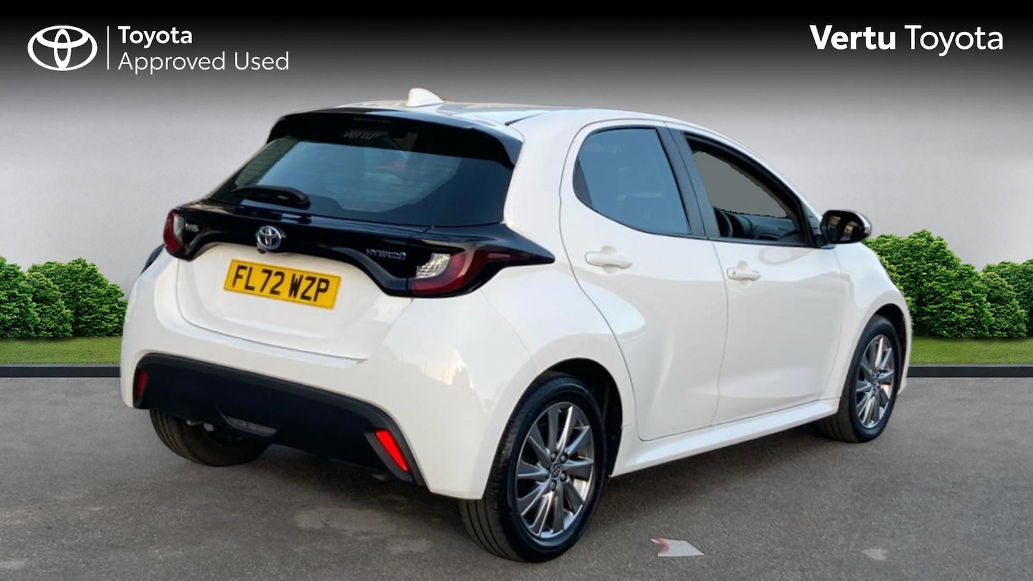 Used Toyota Yaris 2022 for sale - 76948840: Photo 2