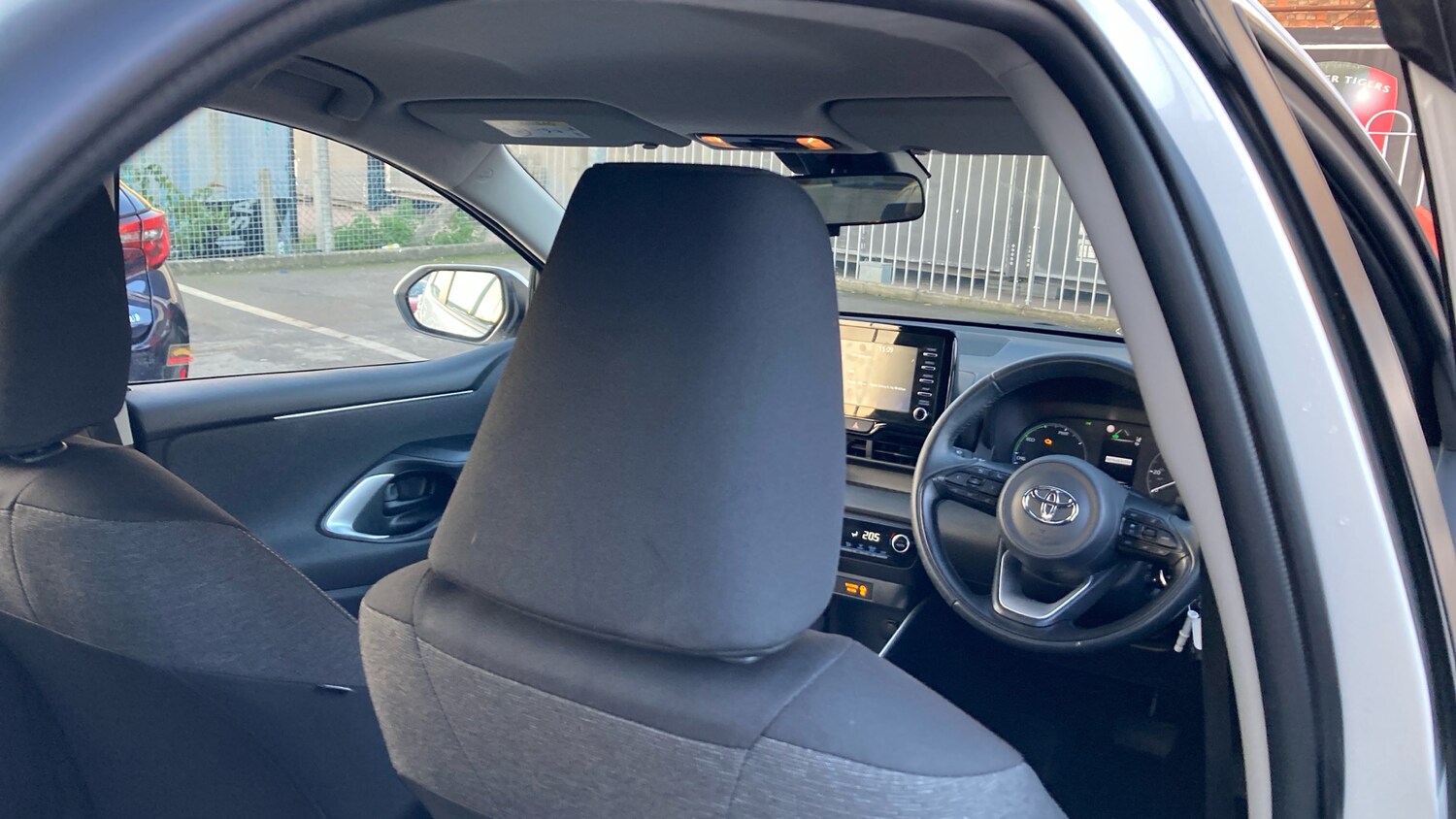 Used Toyota Yaris 2022 for sale - 76948840: Photo 20