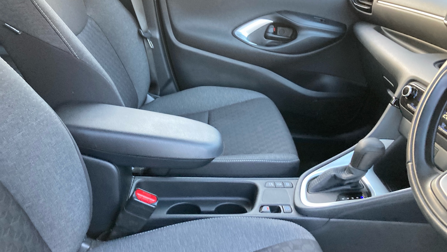 Used Toyota Yaris 2022 for sale - 76948840: Photo 34