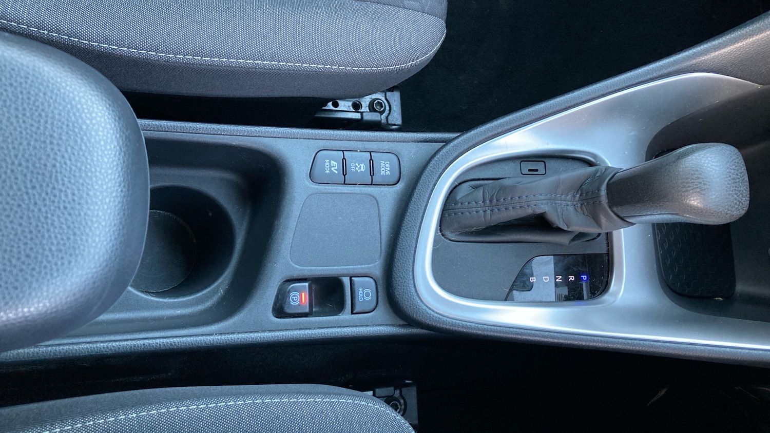 Used Toyota Yaris 2022 for sale - 76948840: Photo 39