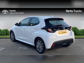 Used Toyota Yaris 2022 for sale - 76948840: Photo