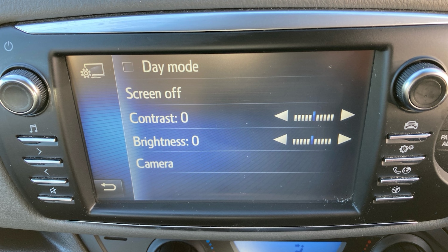 Used Toyota Yaris 2019 for sale - 76542779: Photo 27