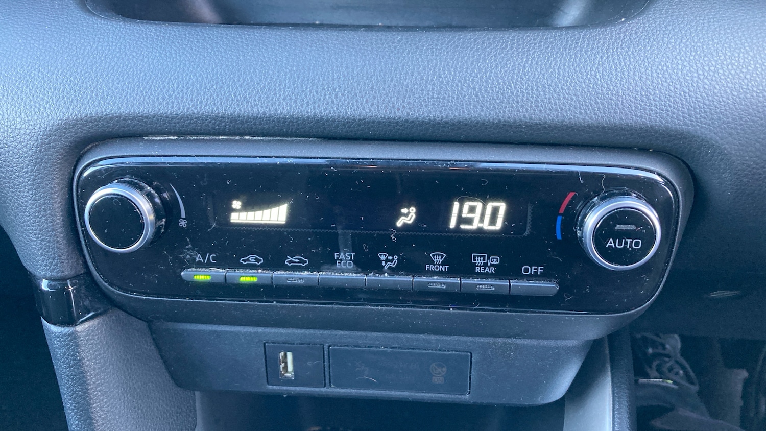 Used Toyota Yaris 2022 for sale - 76945319: Photo 32