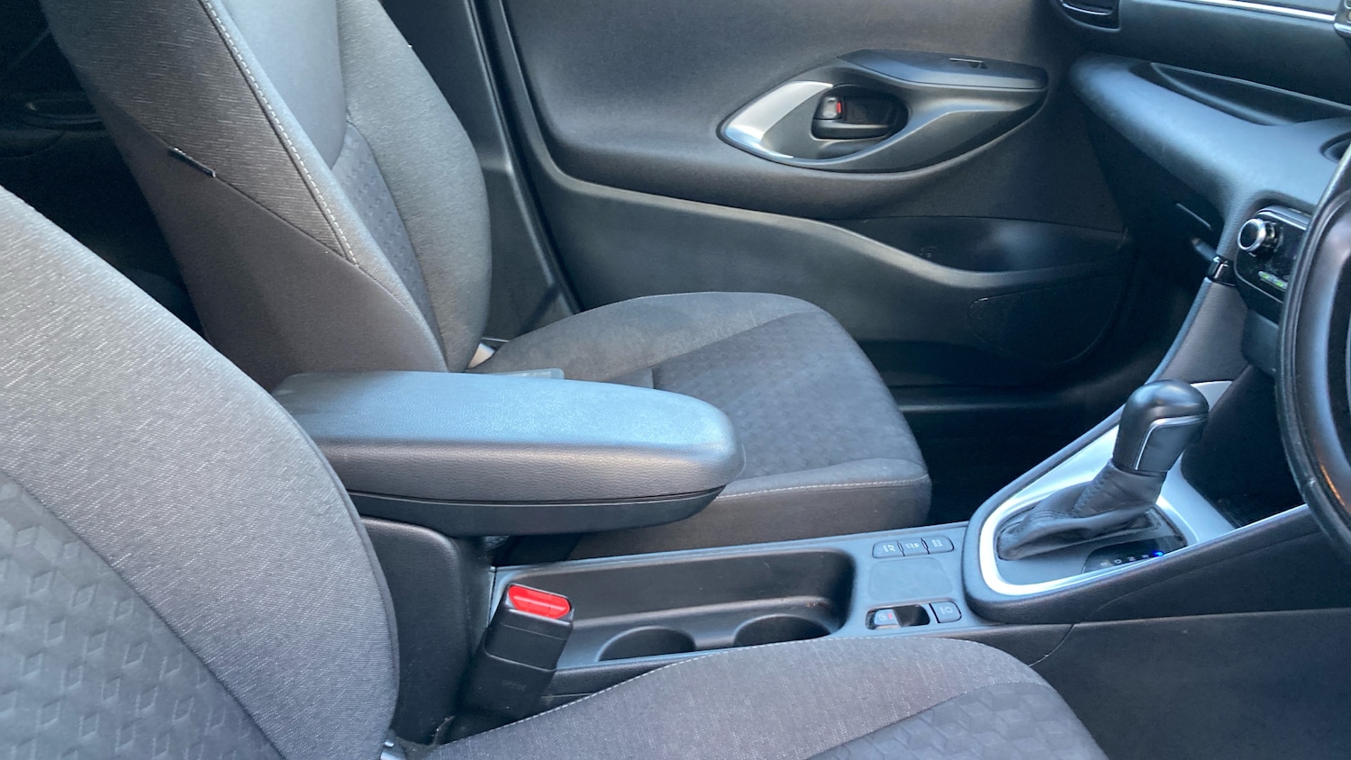 Used Toyota Yaris 2022 for sale - 76945319: Photo 36