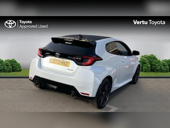 Used Toyota Yaris 2023 for sale - 77712935: Photo