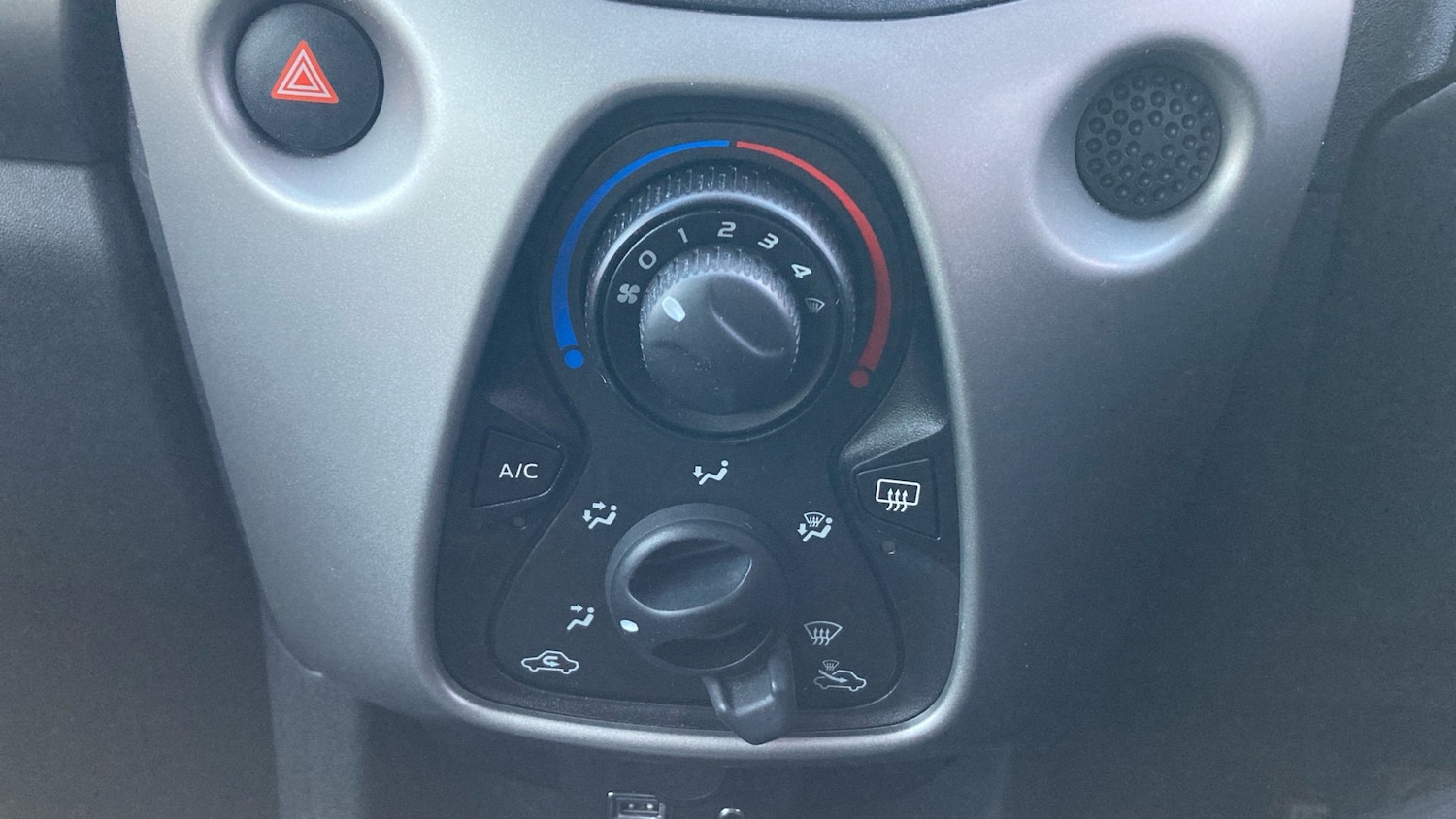 Used Toyota AYGO 2018 for sale - 77149214: Photo 33