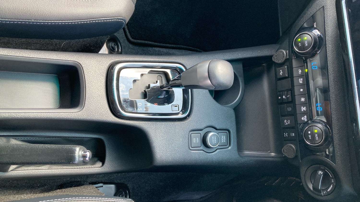 Used Toyota Hilux 2025 for sale - 76393924: Photo 37