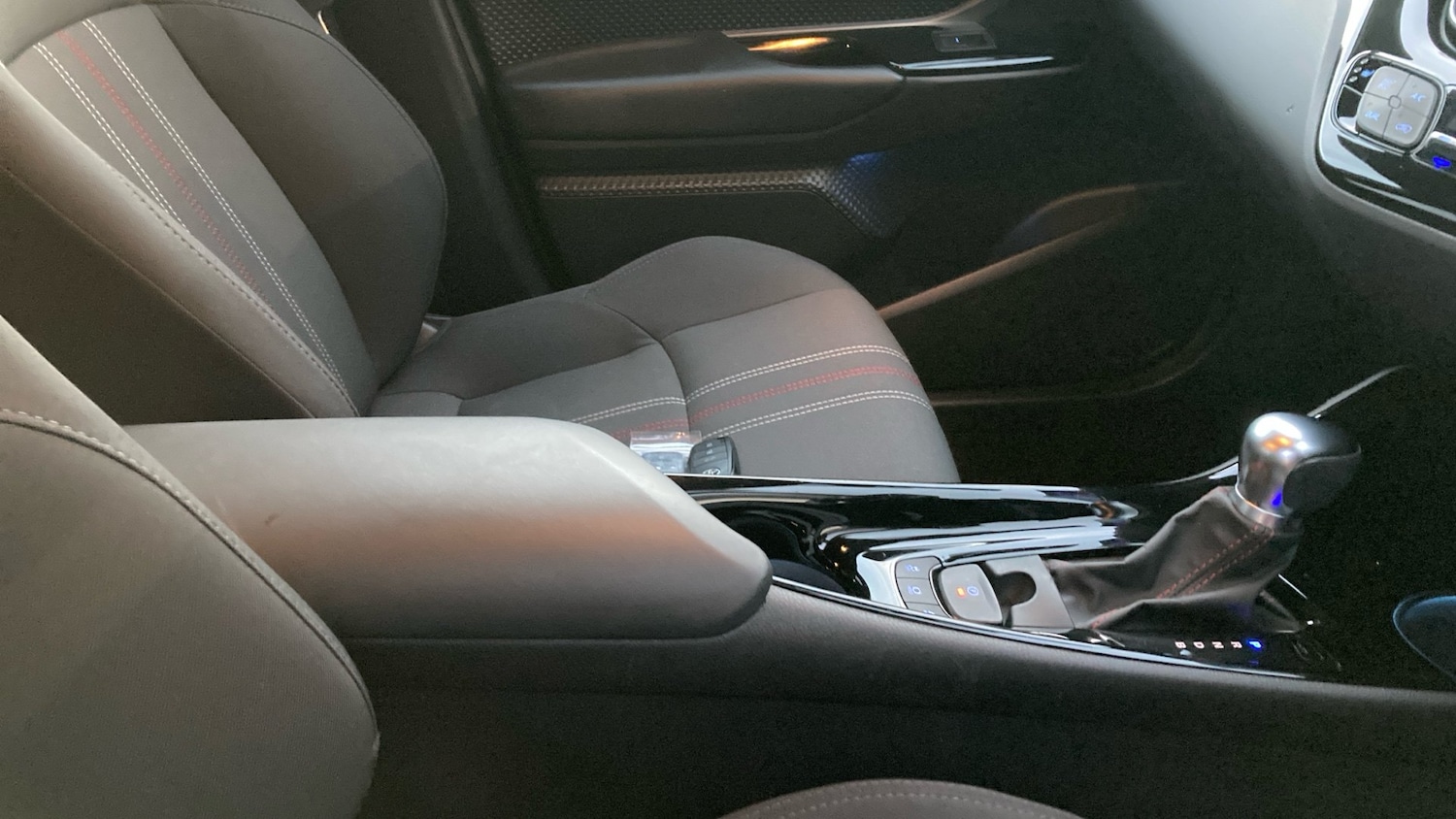 Used Toyota C-HR 2022 for sale - 77222841: Photo 35