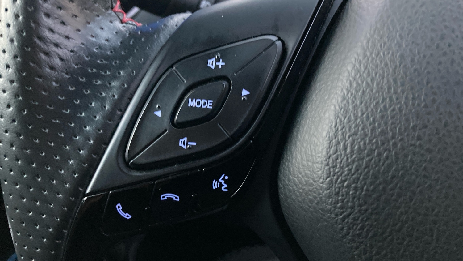 Used Toyota C-HR 2022 for sale - 77222841: Photo 38