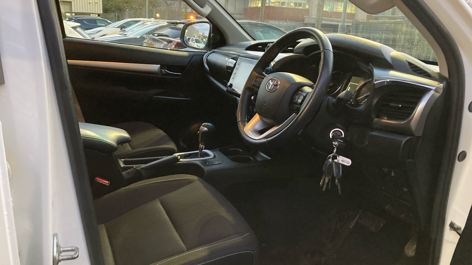 Used Toyota Hilux 2022 for sale - 76640764: Photo 11