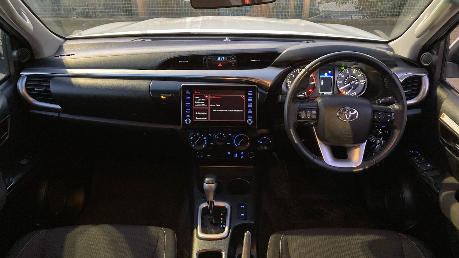 Used Toyota Hilux 2022 for sale - 76640764: Photo 5