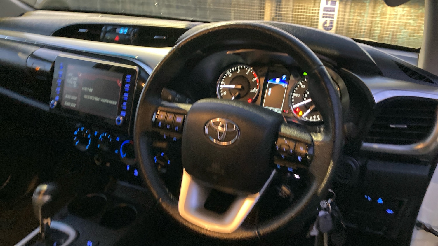 Used Toyota Hilux 2022 for sale - 76640764: Photo 8