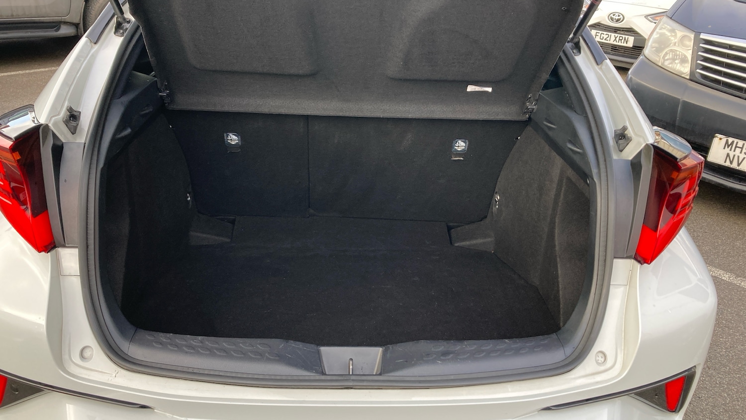 Used Toyota C-HR 2021 for sale - 77206900: Photo 14