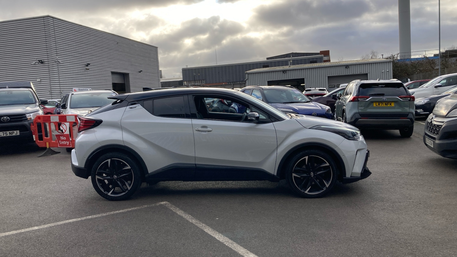 Used Toyota C-HR 2021 for sale - 77206900: Photo 16