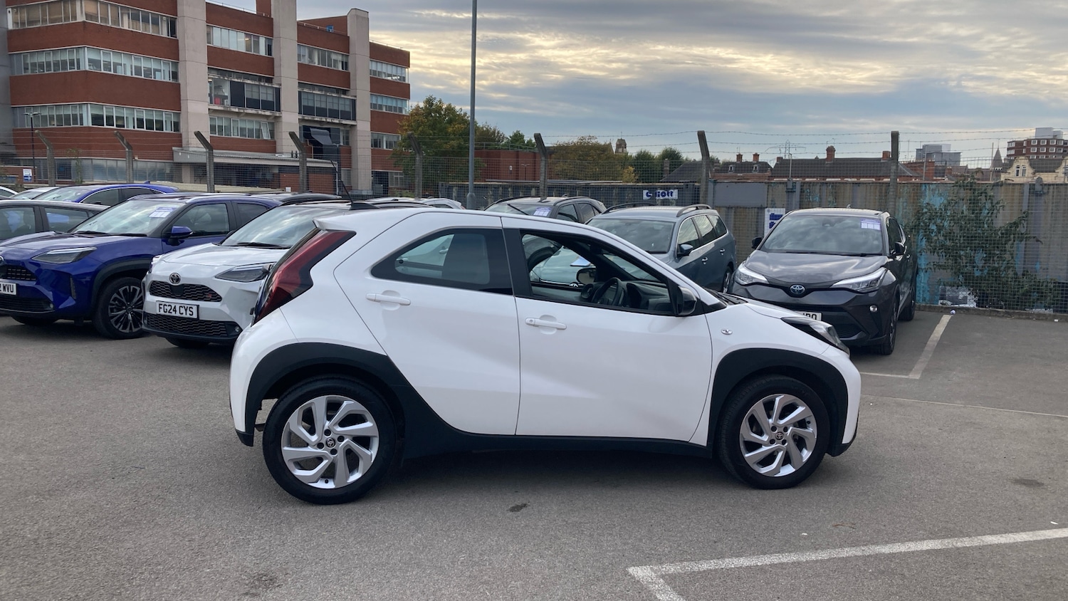 Used Toyota Aygo X 2024 for sale - 76126230: Photo 16