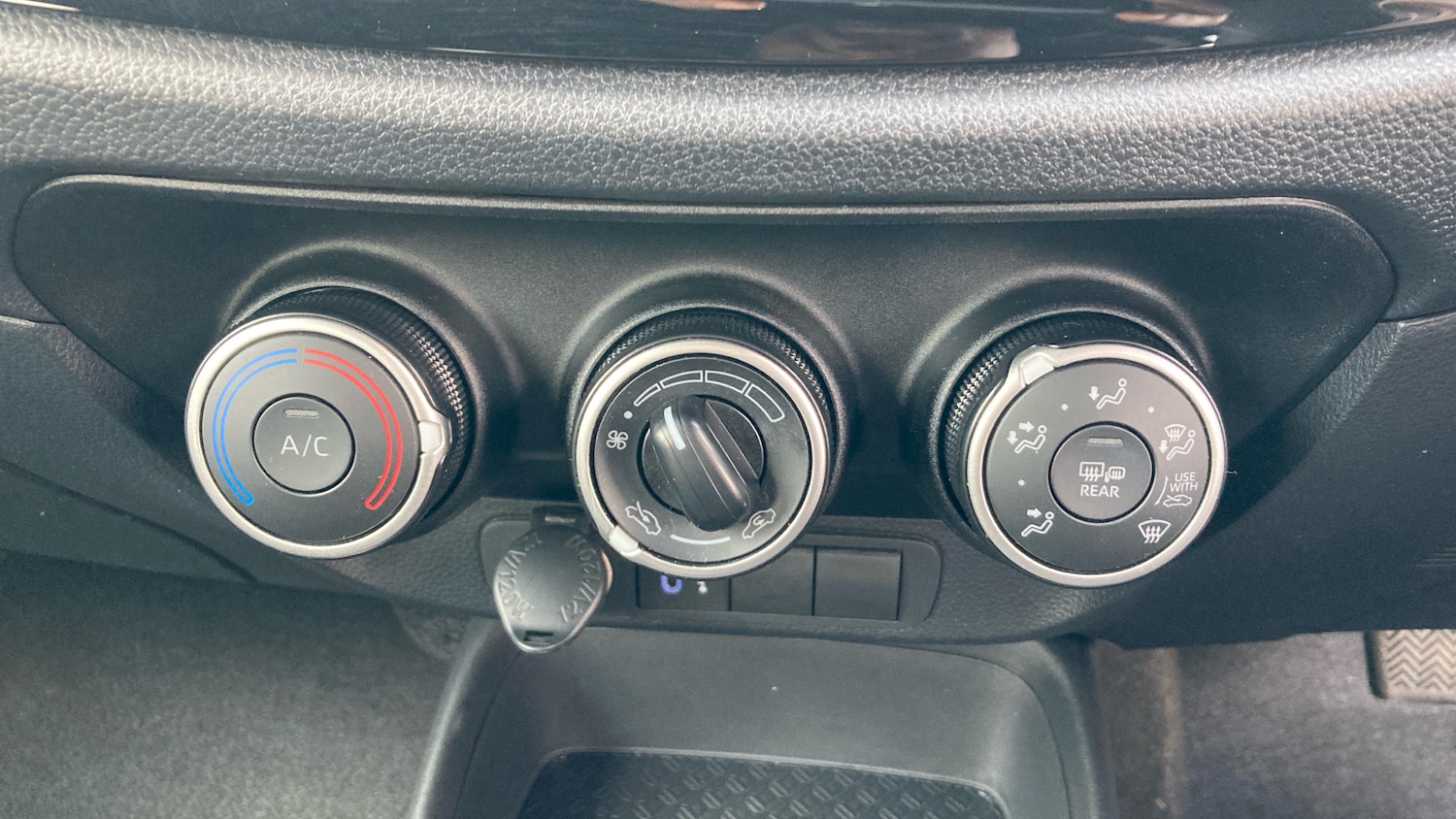 Used Toyota Aygo X 2024 for sale - 76126230: Photo 38