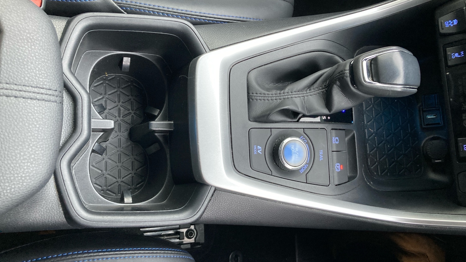 Used Toyota RAV4 2022 for sale - 77159098: Photo 38