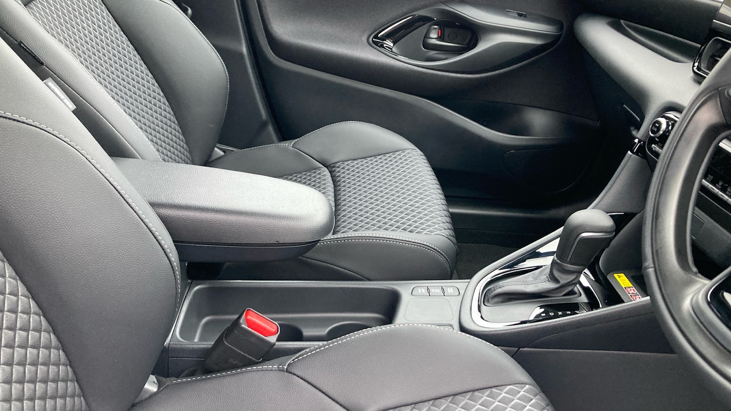 Used Toyota Yaris 2025 for sale - 77996903: Photo 32