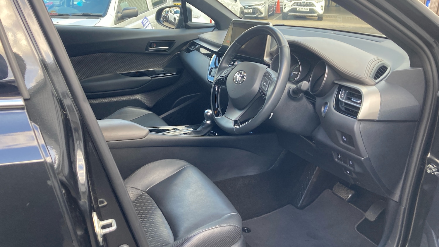 Used Toyota C-HR 2022 for sale - 76412380: Photo 11