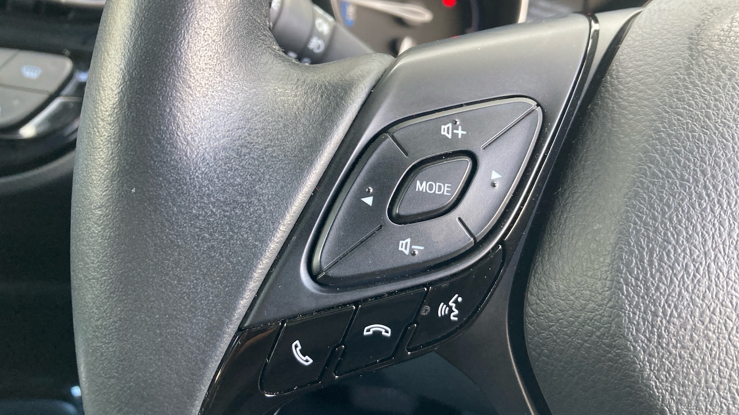 Used Toyota C-HR 2022 for sale - 76412380: Photo 31