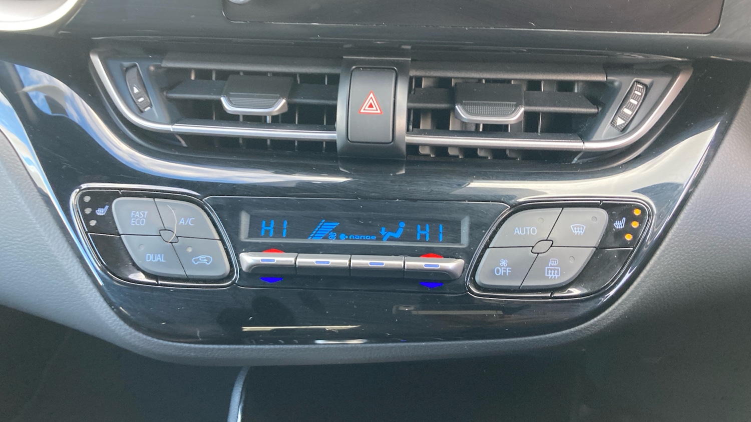 Used Toyota C-HR 2022 for sale - 76412380: Photo 32