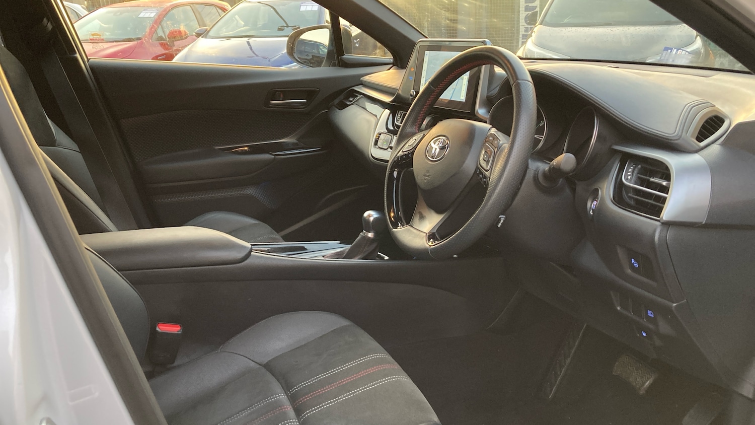 Used Toyota C-HR 2023 for sale - 76415696: Photo 11