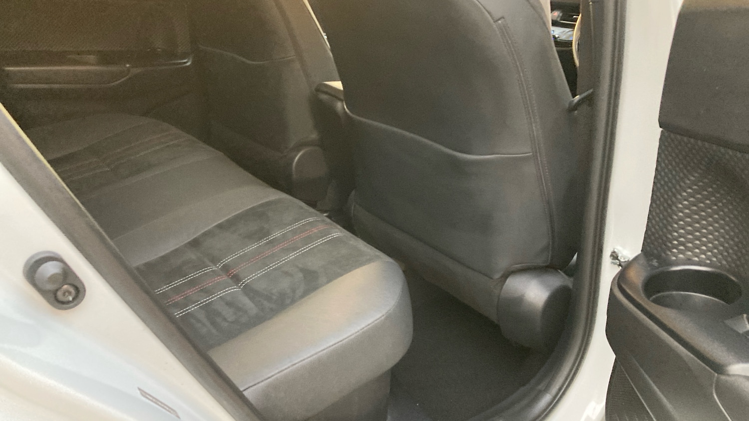 Used Toyota C-HR 2023 for sale - 76415696: Photo 12