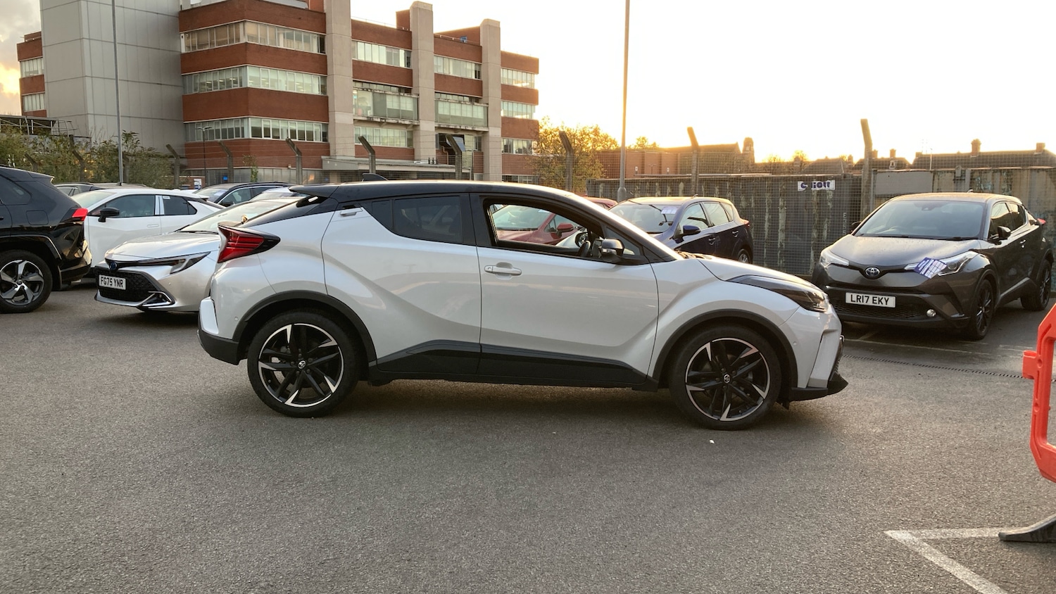 Used Toyota C-HR 2023 for sale - 76415696: Photo 16